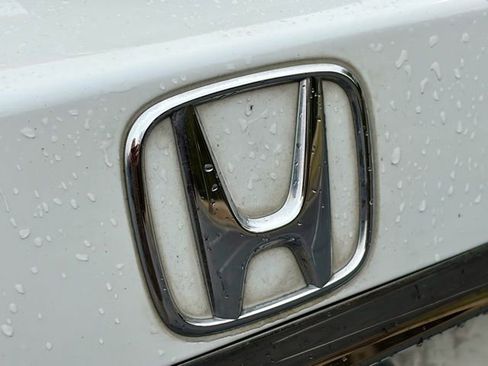 Used 2022 Honda HR-V LX image 16