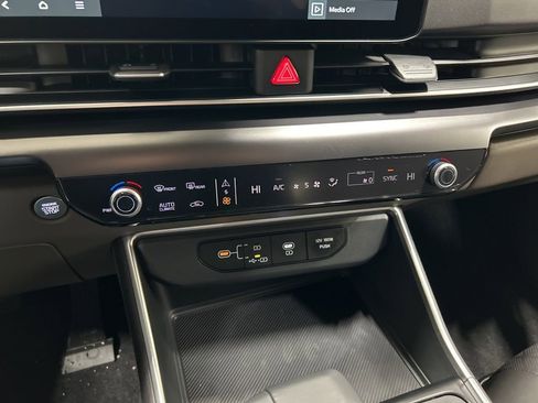 New 2026 Kia Carnival LXS image 19