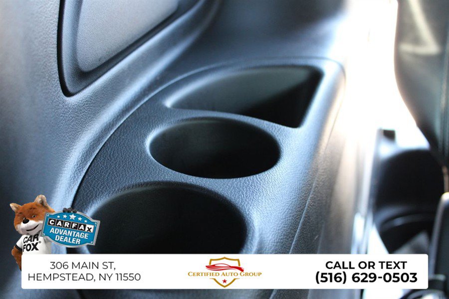 Used 2025 Chrysler Pacifica Select FWD image 28