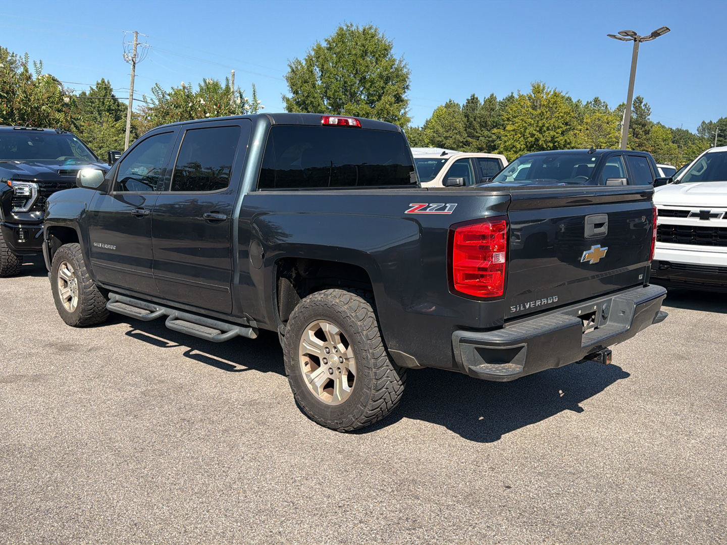 Used 2017 Chevrolet Silverado 1500 LT w/ All Star Edition AWD/4WD image 2