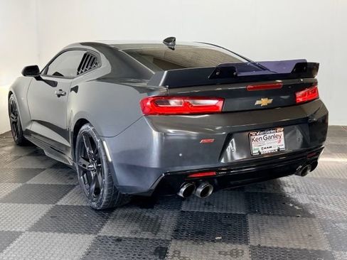 Used 2018 Chevrolet Camaro SS RWD image 8