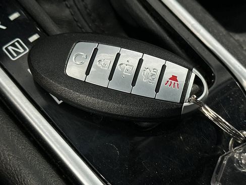 Used 2022 Nissan Sentra SV FWD image 27