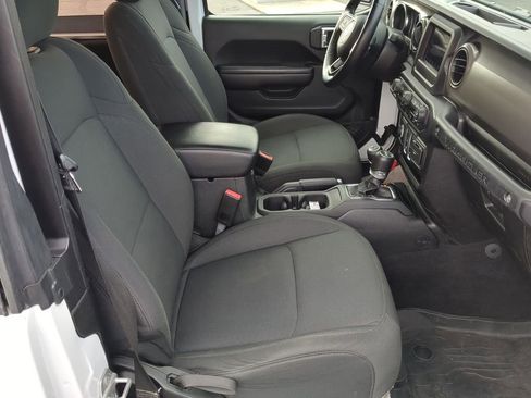 Used 2021 Jeep Wrangler Willys image 16