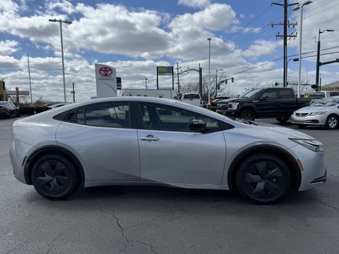 Used 2024 Toyota Prius LE image 17