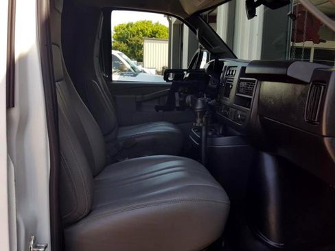 Used 2019 Chevrolet Express 2500 w/ Driver Convenience Package image 25