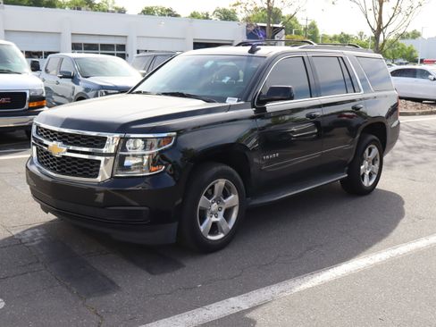Used 2018 Chevrolet Tahoe LS w/ All-Season Package image 16
