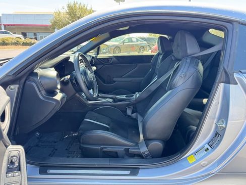 Used 2024 Toyota GR86 Premium w/ Performance Package image 24