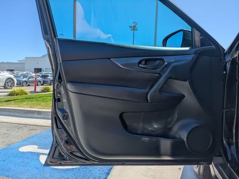 Used 2020 Nissan Rogue S AWD/4WD image 14