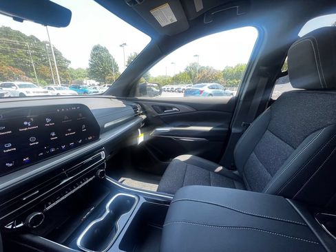 New 2026 Chevrolet Traverse LT w/ Midnight/Sport Edition FWD image 13