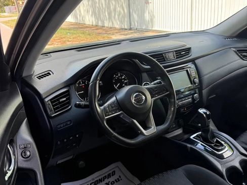 Used 2019 Nissan Rogue SV FWD image 15