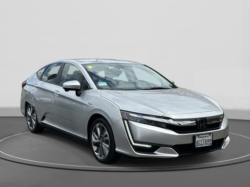Used 2018 Honda Clarity Plug-In Hybrid image 3