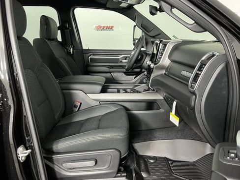 New 2026 RAM 1500 4x4 Crew Cab image 30