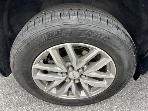 Used 2018 GMC Acadia SLE w/ Driver Alert Package I image 17