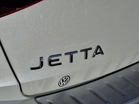 Used 2023 Volkswagen Jetta SE image 30