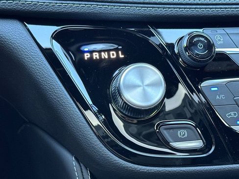 New 2027 Chrysler Pacifica Limited FWD image 23