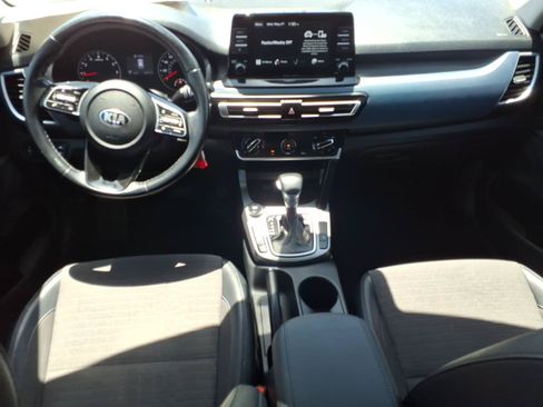 Used 2021 Kia Seltos S FWD image 11