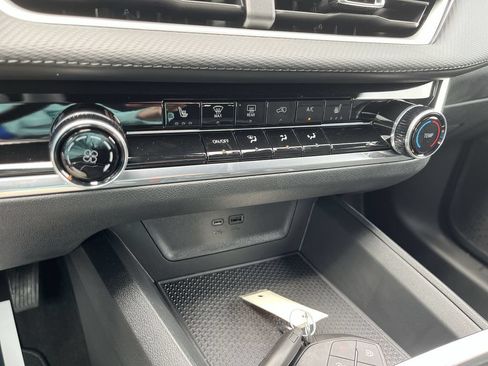 New 2026 Chevrolet Equinox LT w/ Safety and Technology Package FWD image 18