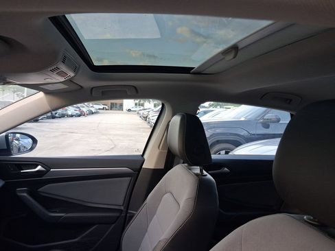 New 2026 Volkswagen Jetta SE FWD image 8
