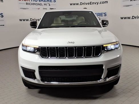 Used 2023 Jeep Grand Cherokee L Limited AWD/4WD image 2