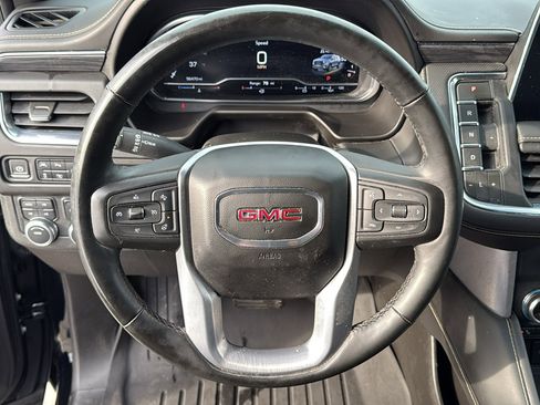 Used 2023 GMC Yukon SLT w/ SLT Luxury Package image 15