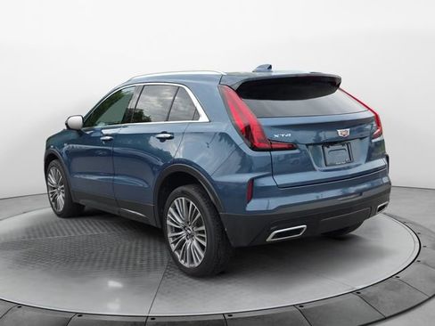 Used 2025 Cadillac XT4 Premium Luxury w/ Cold Weather Package FWD image 3