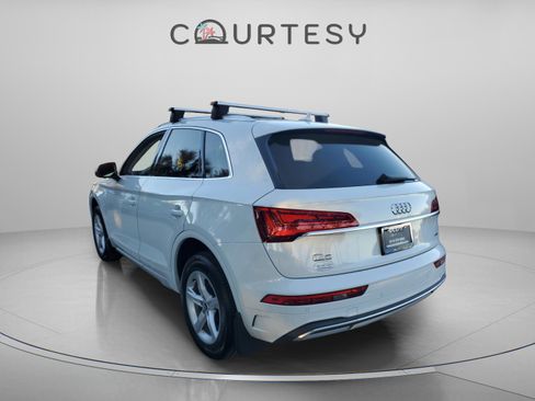 Used 2021 Audi Q5 Premium image 2