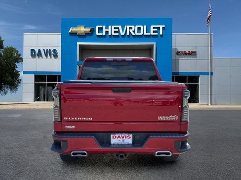 Used 2020 Chevrolet Silverado 1500 High Country w/ Technology Package AWD/4WD image 4