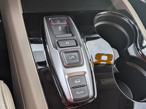 Certified 2018 Honda Pilot Touring image 18