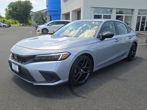 Used 2023 Honda Civic Sport image 3