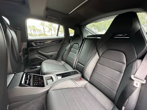Certified 2026 Porsche Panamera 4 E-Hybrid AWD/4WD image 34