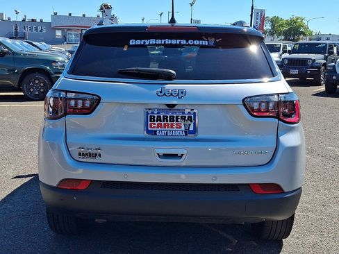 Used 2025 Jeep Compass Limited AWD/4WD image 5