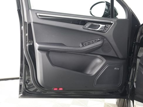 Certified 2026 Porsche Macan AWD/4WD image 20