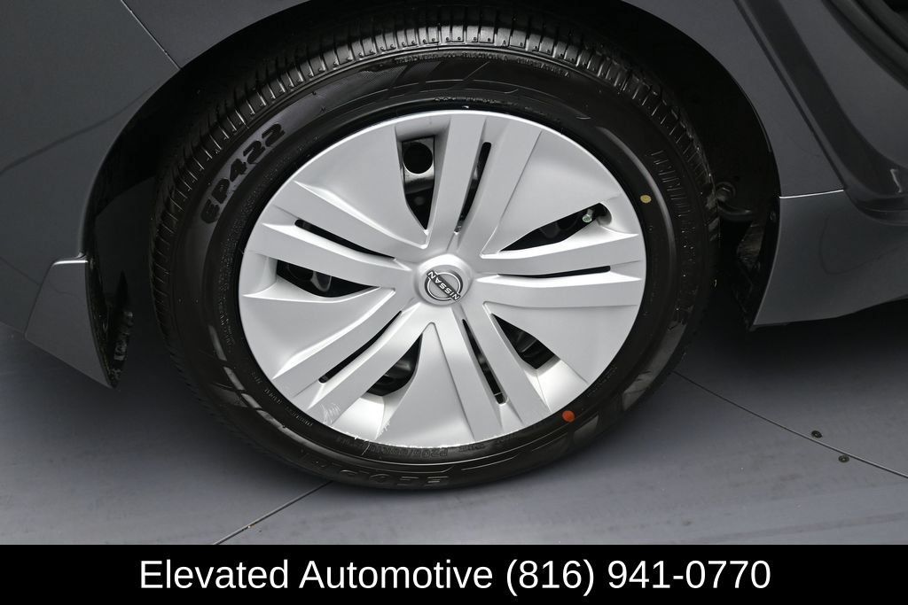 Used 2025 Nissan Leaf S FWD image 5