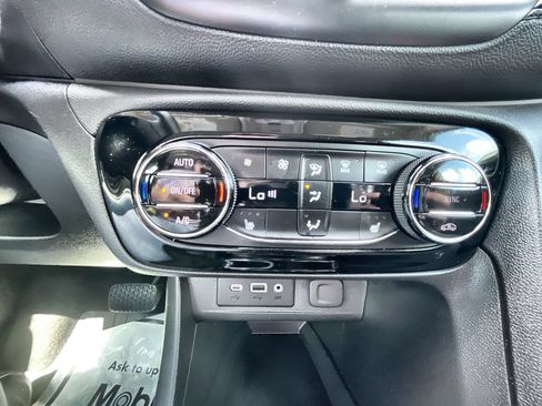 Used 2023 Buick Encore GX Select w/ Sport Touring Package AWD/4WD image 18