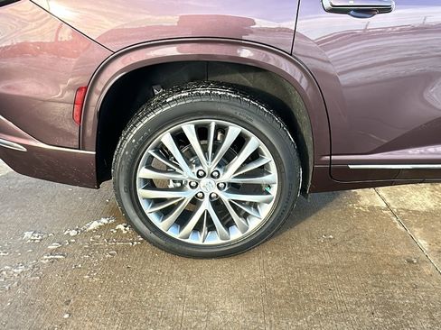 Used 2025 Buick Enclave Avenir w/ Trailering Package, 5000 lbs. image 26