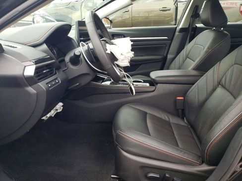 Used 2025 Nissan Altima 2.5 SR w/ SR Premium Package image 6