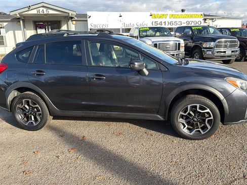 Used 2016 Subaru Crosstrek 2.0i Limited image 2