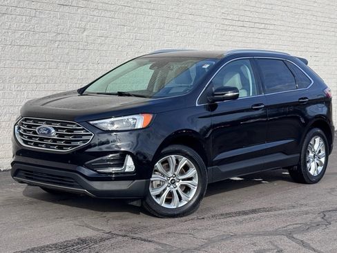 Certified 2023 Ford Edge Titanium image 2