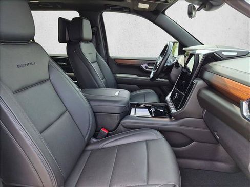 Used 2025 GMC Yukon Denali w/ Denali Reserve Package AWD/4WD image 24