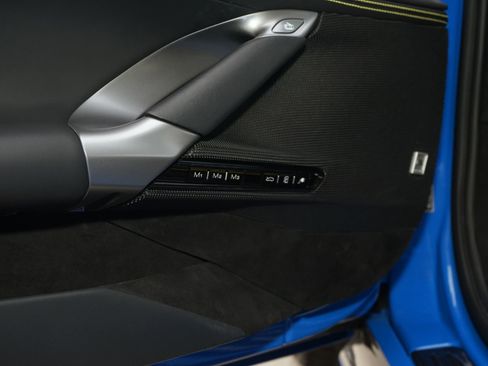 Used 2025 Ferrari SF90 Spider Base image 28