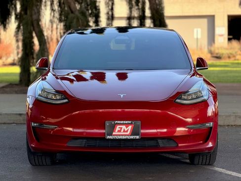 Used 2018 Tesla Model 3 Long Range RWD image 3