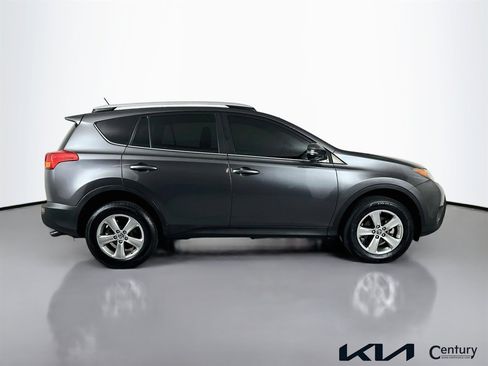 Used 2015 Toyota RAV4 XLE FWD image 4