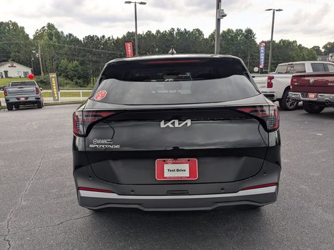 Used 2026 Kia Sportage EX FWD image 6