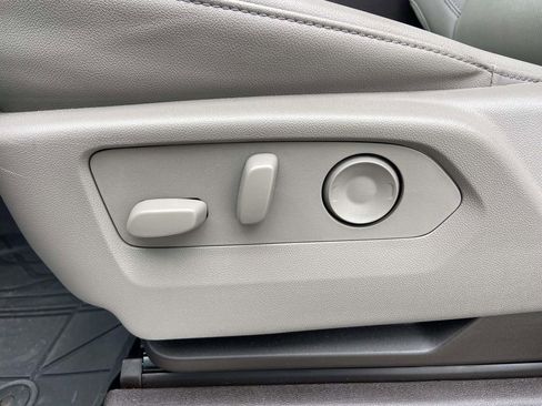 Used 2024 Chevrolet Silverado 1500 LTZ w/ LTZ Premium Package AWD/4WD image 18