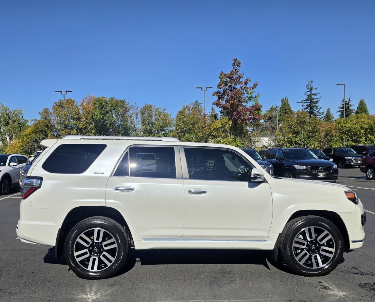 Used 2017 Toyota 4Runner Limited AWD/4WD image 3