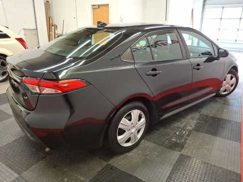 Used 2021 Toyota Corolla LE image 9