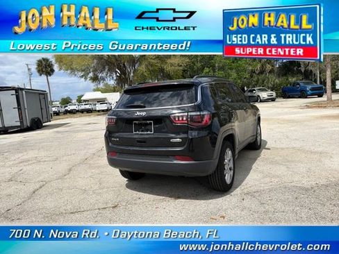 Used 2024 Jeep Compass Latitude image 9