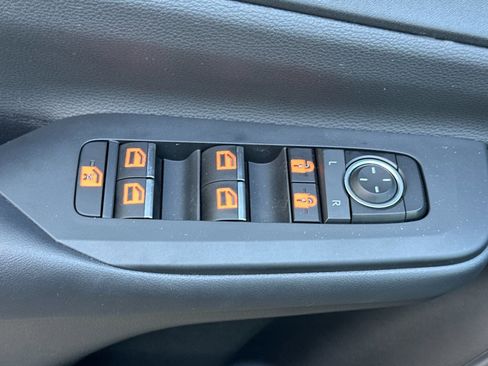 Used 2026 Toyota Prius Plug-In Hybrid image 12