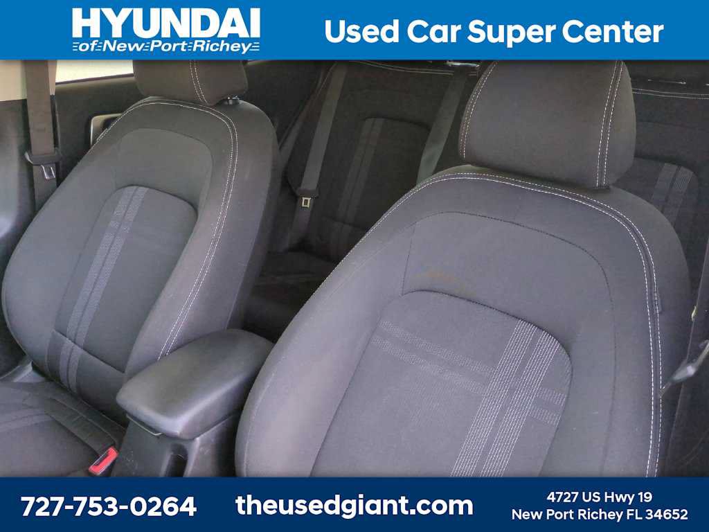 Certified 2025 Hyundai Venue SEL FWD image 7