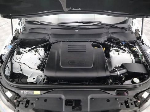 New 2025 Land Rover Discovery S image 33